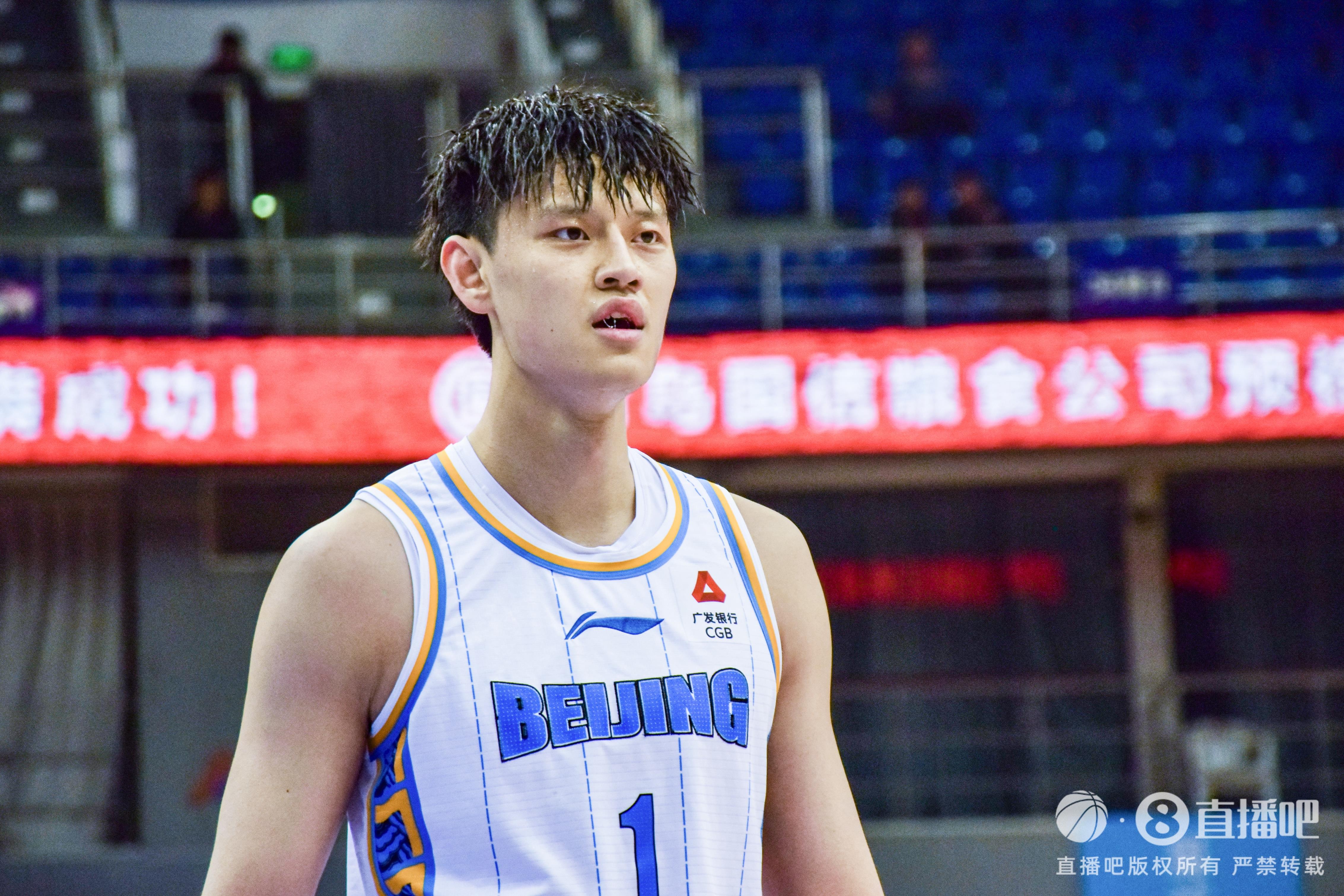 7次大帽相當(dāng)炸裂！曾凡博替補砍16分7板7帽 大帽絕殺遼寧！